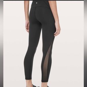 Black Cropped Lululemon Legging size 6 - like new